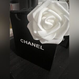 Chanel Bifold Camellia Lambskin Compact Wallet / Full Inclusion / EUC